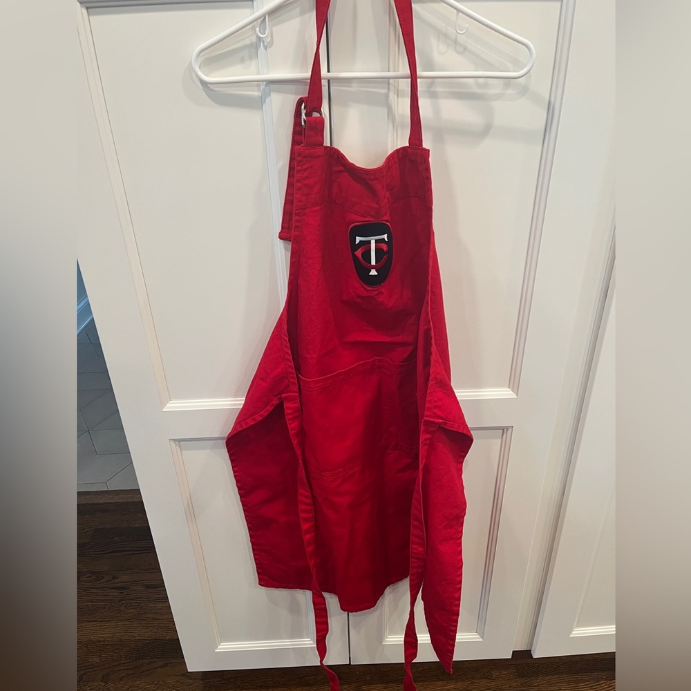 Williams Sonoma Minnesota Twins apron